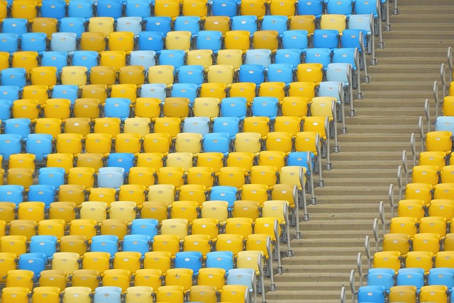 并重新审视 并重新审视